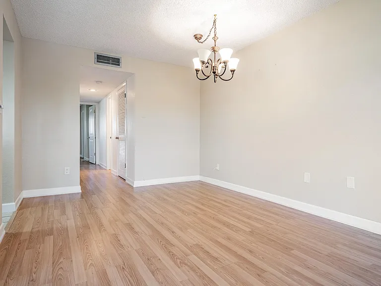 2525 W Bay Dr #B44 — Photo 4