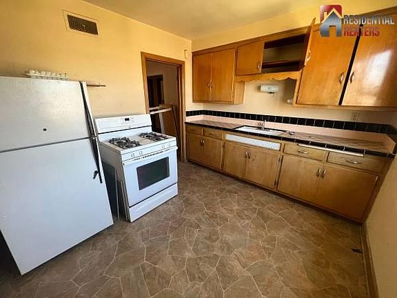 4th image of 3805 N Humboldt Blvd
