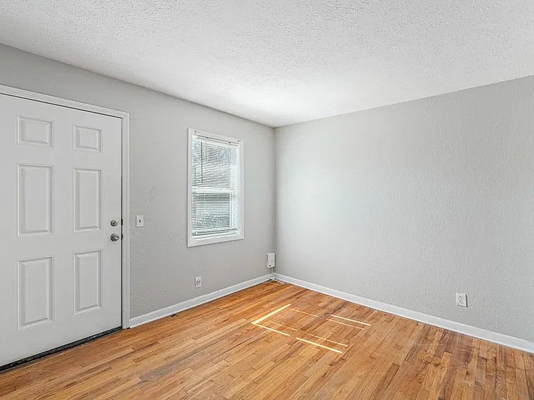3811 Fairmont Blvd #1 — Photo 4