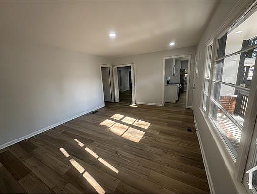 4th image of 1847 Derrill Dr