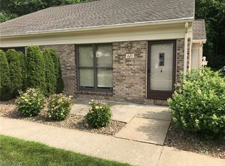 1623 W Hampton Dr, Youngstown, OH 44515