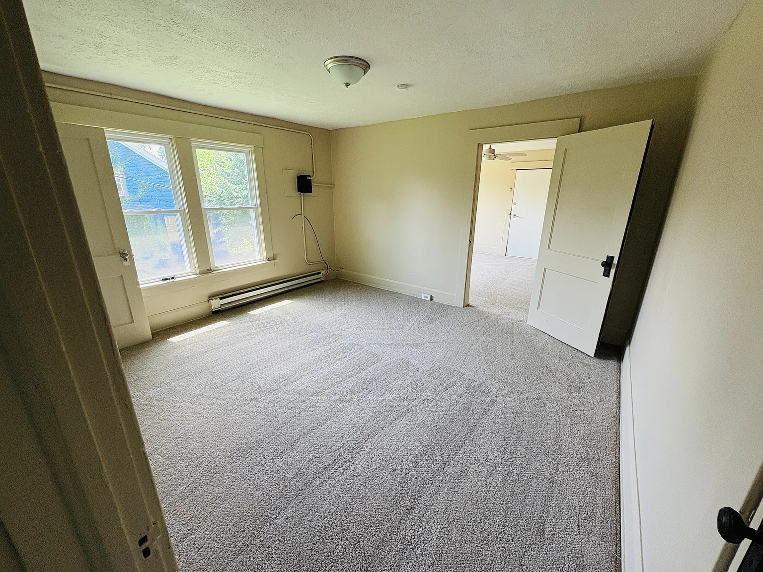 136 Park Ave SW — Photo 3