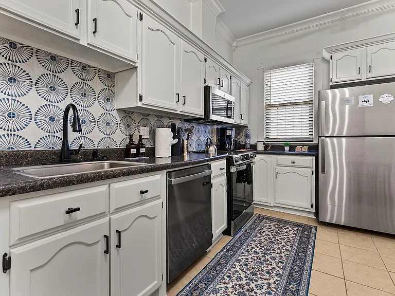 2042 Elzey Ave — Photo 4
