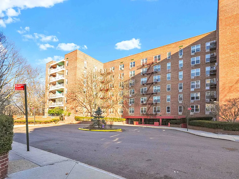 66-01 Burns St #4J — Photo 1