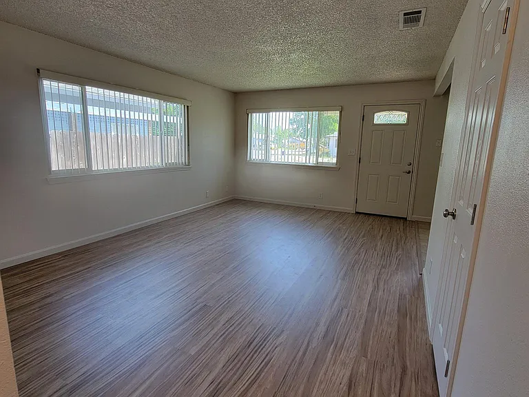 3596 Mercury Dr — Photo 8