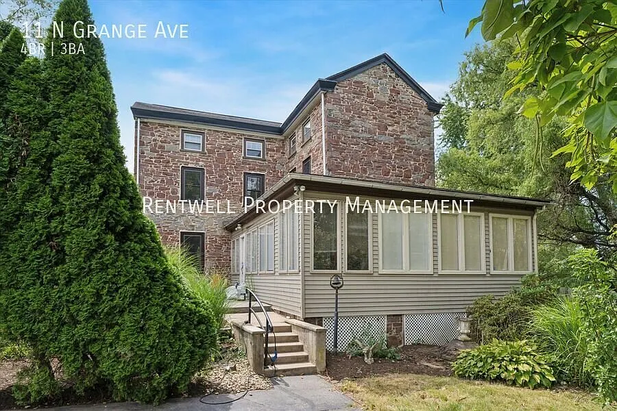Historic 3-Bedroom Home on 1.42 Acres in the Heart of Collegeville — Photo 4