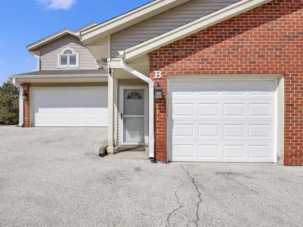668 Westfield Way #B, Pewaukee, WI 53072