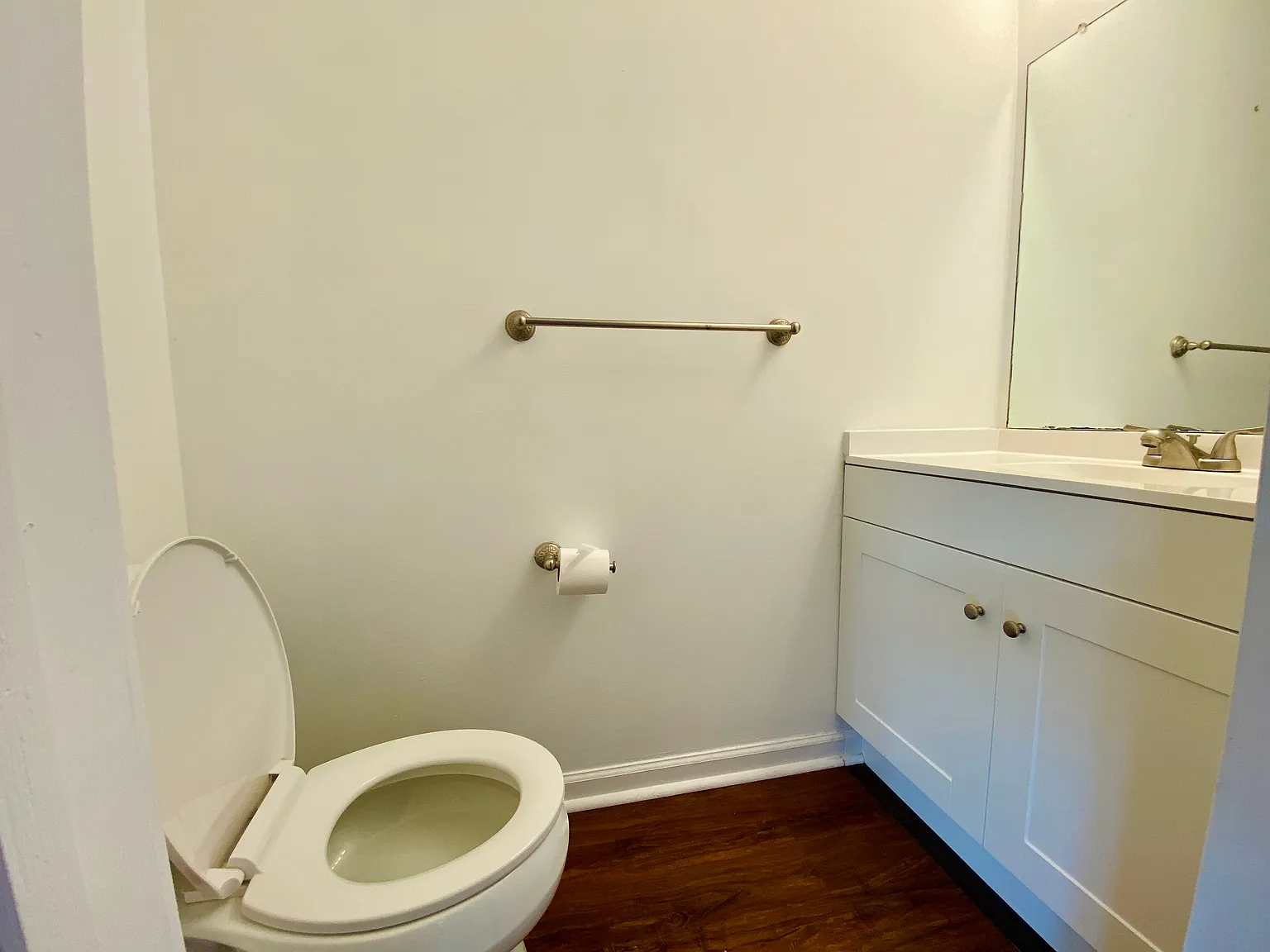 2 bed, 2.5 bath, 1244 sqft, $2,100 — Photo 4