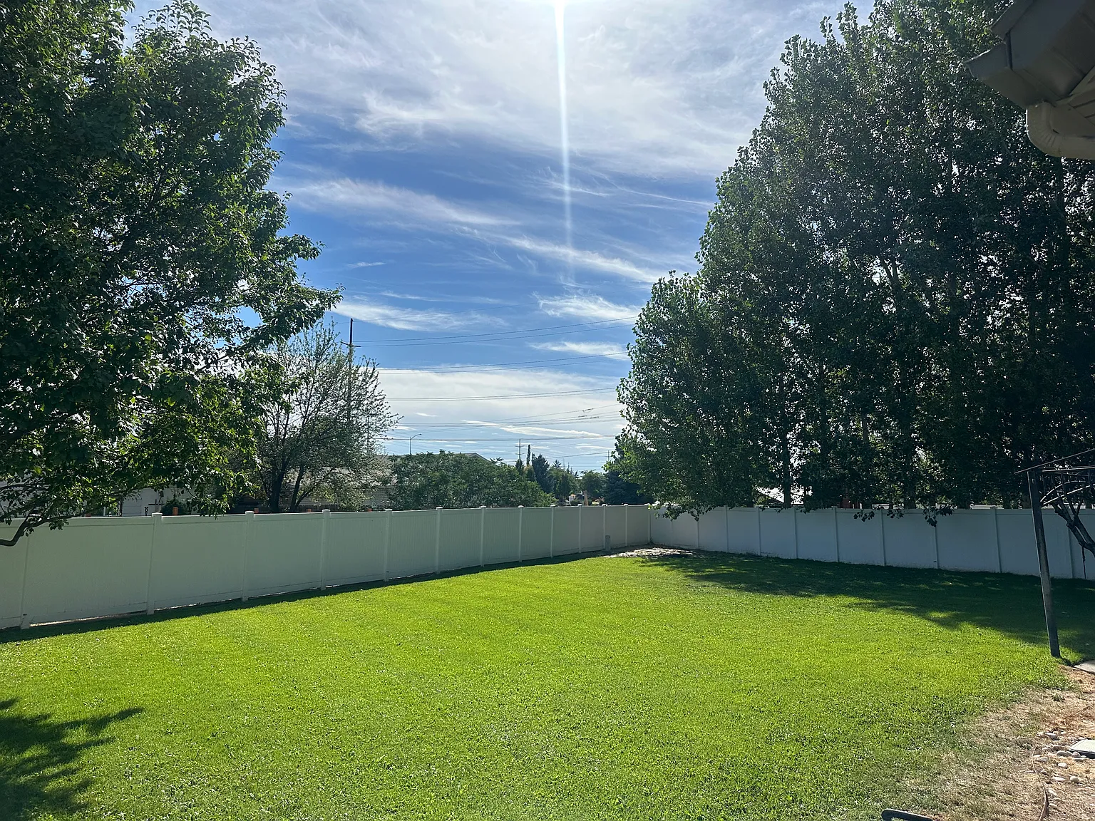 4 bed, 1600 sqft, $2,000 — Photo 2