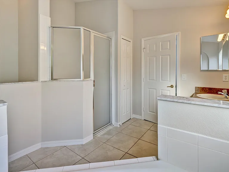 2508 Caliente Trail3856 Keyless Entry — Photo 22
