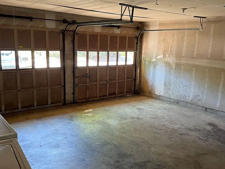3605 NW Tyler Pl — Photo 11