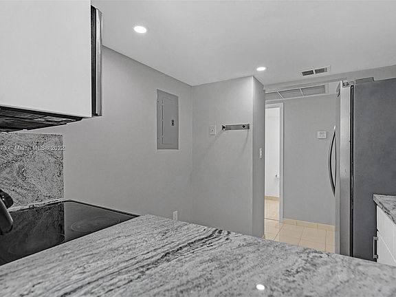 4th image of 17560 Atlantic Blvd APT 416