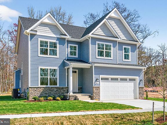 2nd image of 1210 Parish Hill Ln