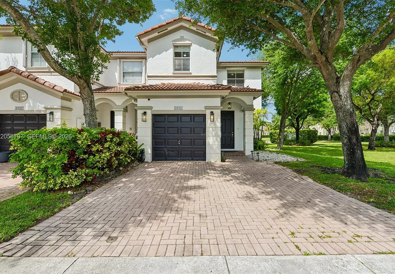 Islands At Doral 1st Addn — Photo 1