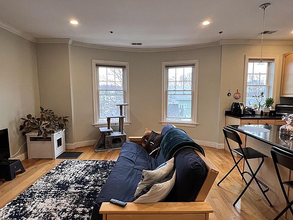 3rd image of 146 Clifton St APT 10
