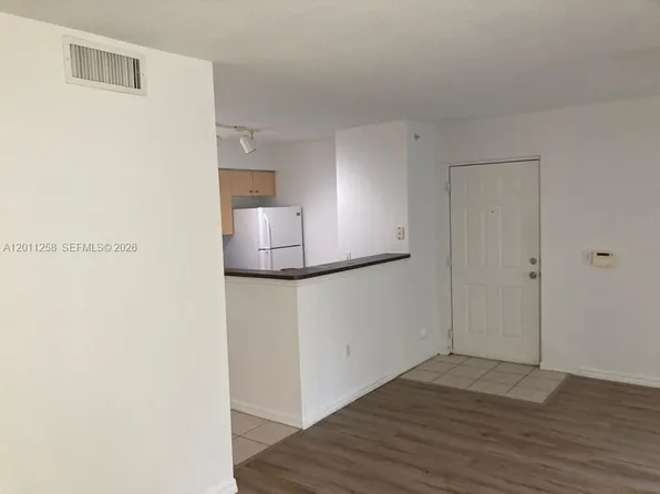 4271 San Marino Blvd APT 107, West Palm Beach, FL 33409
