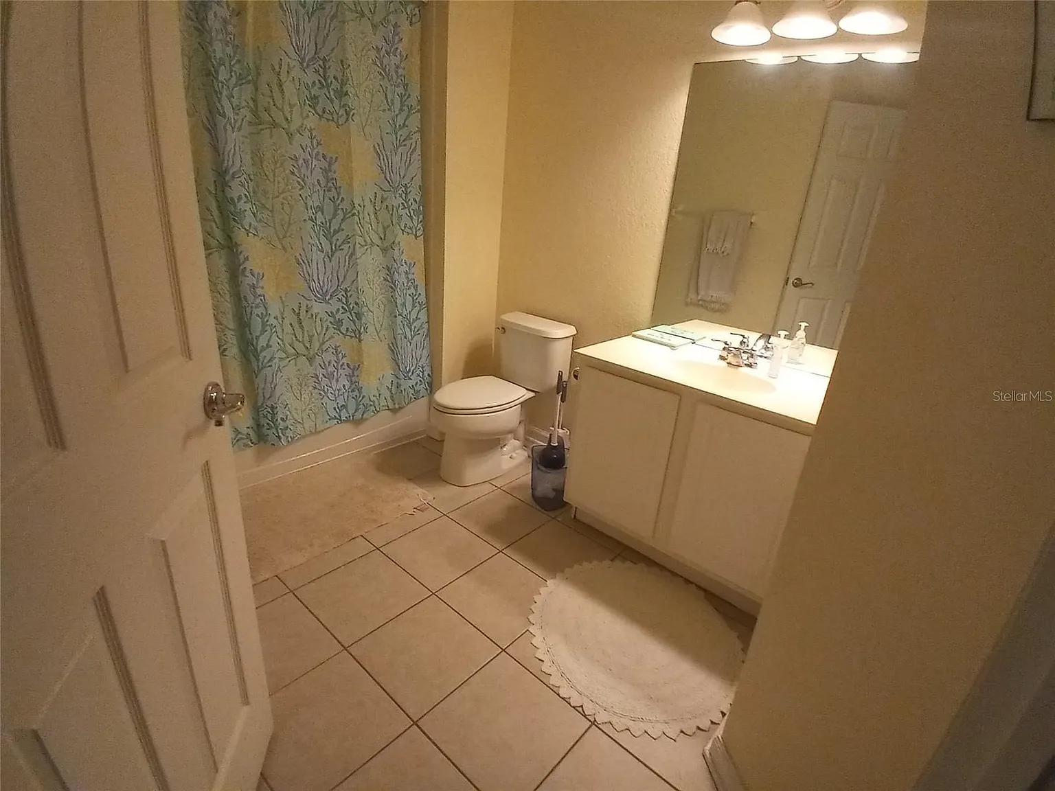 3 bed, 2.5 bath, 1687 sqft, $2,100 — Photo 4