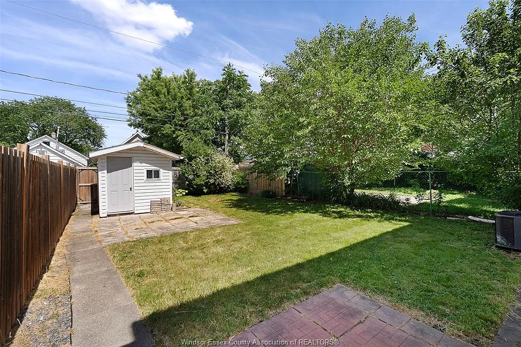 3 bed, 1.5 bath, $1,900 — Photo 4