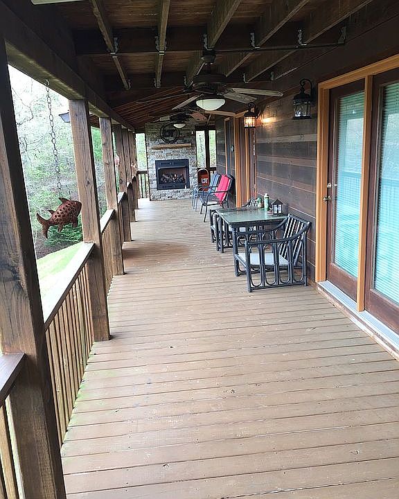 2nd image of 415 Moonshine Mountain Rd