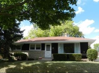 8218 W Acacia St, Milwaukee, WI 53223
