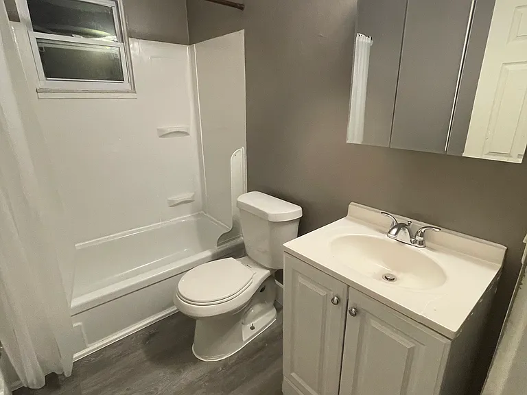 1099 Brown St — Photo 16