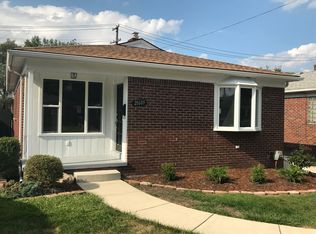 21609 Cedar St, Saint Clair Shores, MI 48081