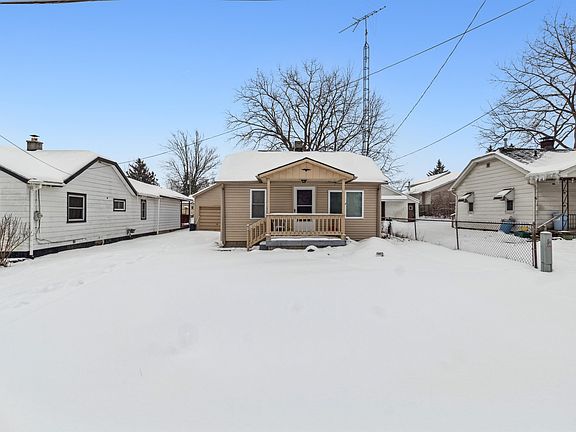 4th image of 1121 W Boatfield Ave