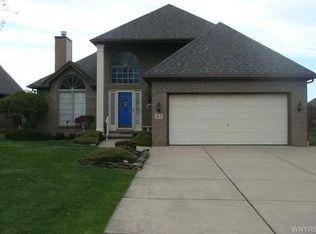 45 Sutherland Ct, Williamsville, NY 14221