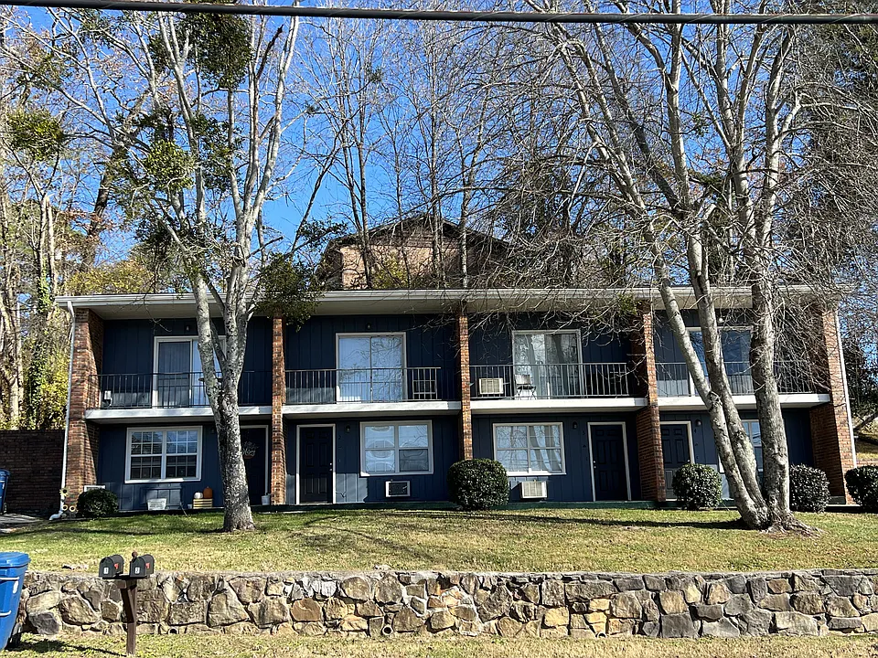 112 Sweetland Dr #1