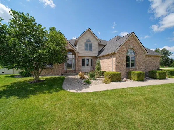 1245 Berkshire Ct, Adrian, MI 49221