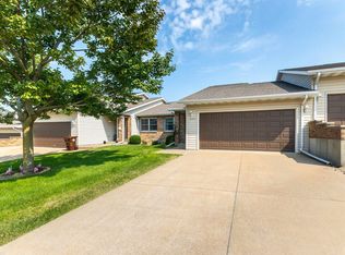 5125 Valley Forge Rd, Dubuque, IA 52002