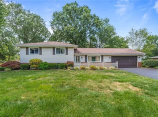 1505 Catalina Pl, Hermitage, PA