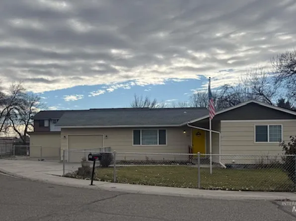 110 NE 14th Dr, Fruitland, ID 83619