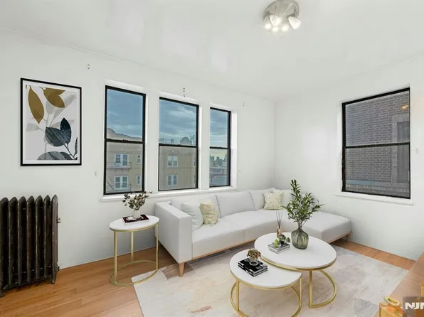 6601 Bdwy APT E-7, West New York, NJ 07093
