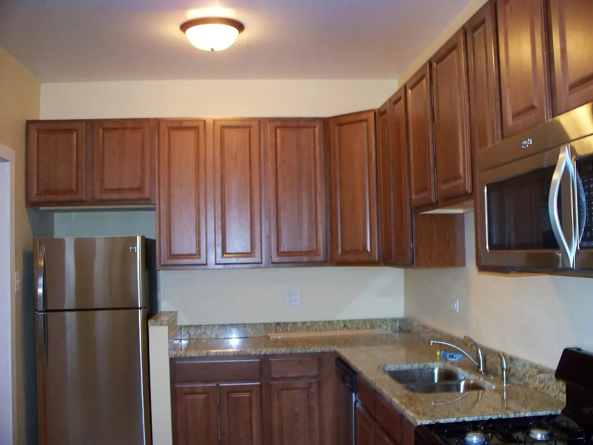 Building Photo - 5121 S Ingleside Ave #1