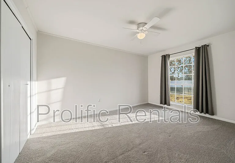 610 Creek St — Photo 26