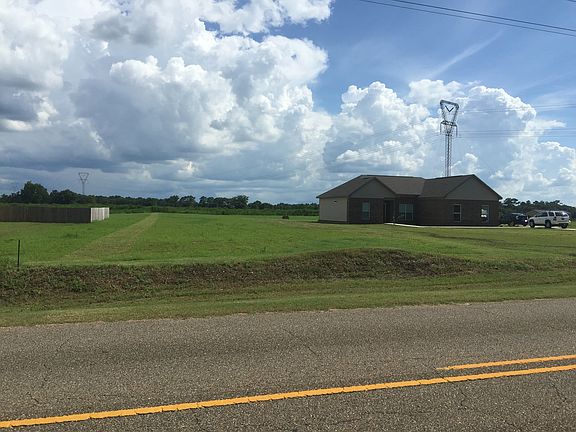 2nd image of 981 County Line Rd