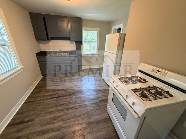 1611 S Northern Blvd #B