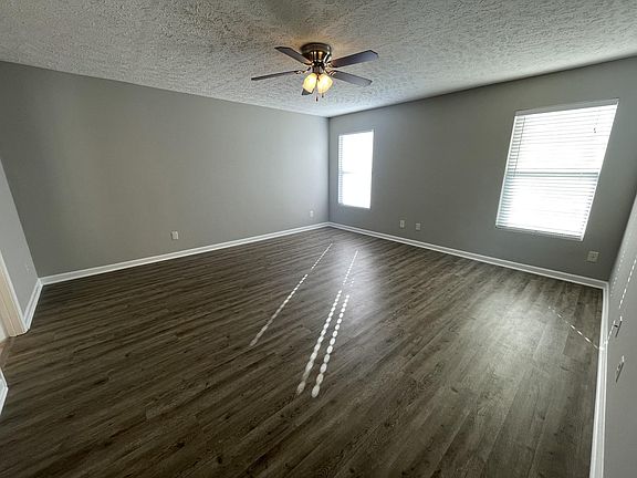 2nd image of 3519 Whitebud Ln