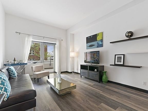 3rd image of 15350 89th Ave APT 823