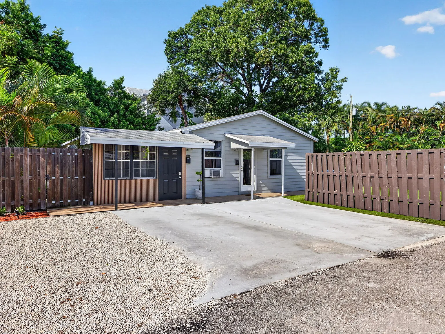 1 bed, 1.0 bath, 672 sqft, $2,100 — Photo 1