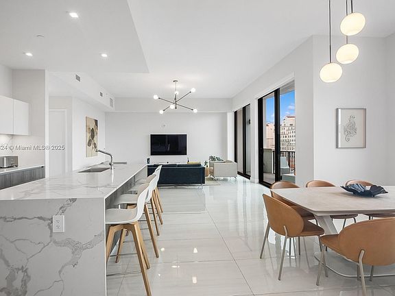 5th image of 275 Giralda Ave Unit 7B