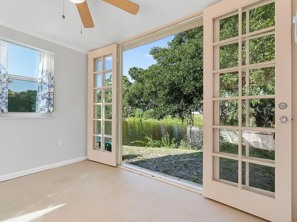 320 Le Jeune Dr, Merritt Island, FL 32953