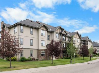 25 W Prestwick Dr SE #310, Calgary, AB T2Z 4Z1