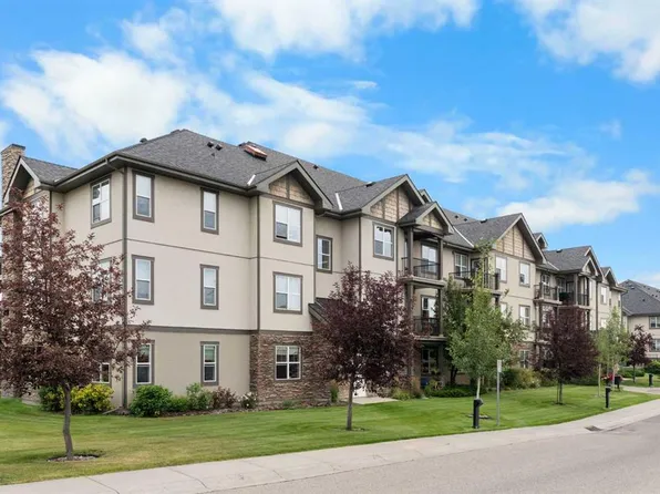 25 W Prestwick Dr SE #310, Calgary, AB T2Z 4Z1