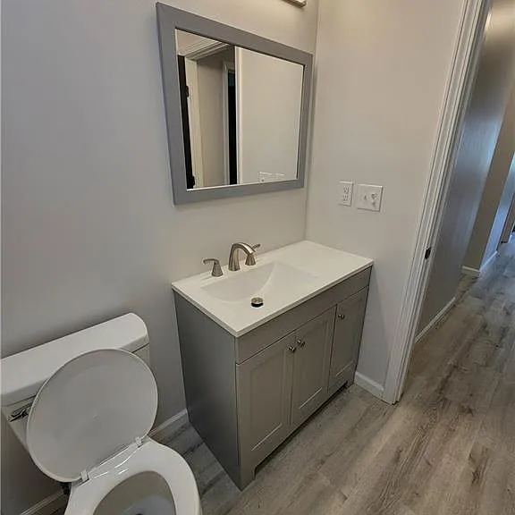 1104 Cambridge Ct — Photo 11