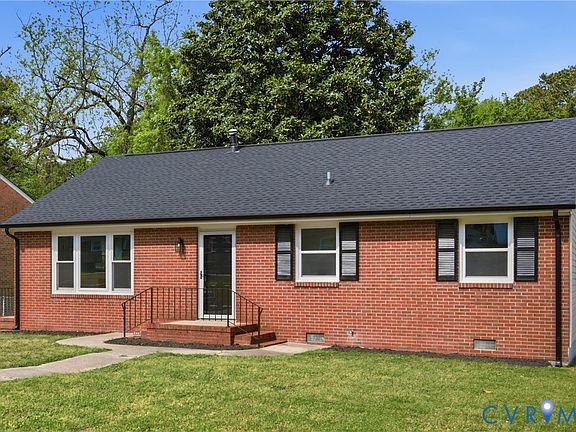 2nd image of 906 Laurel Rd