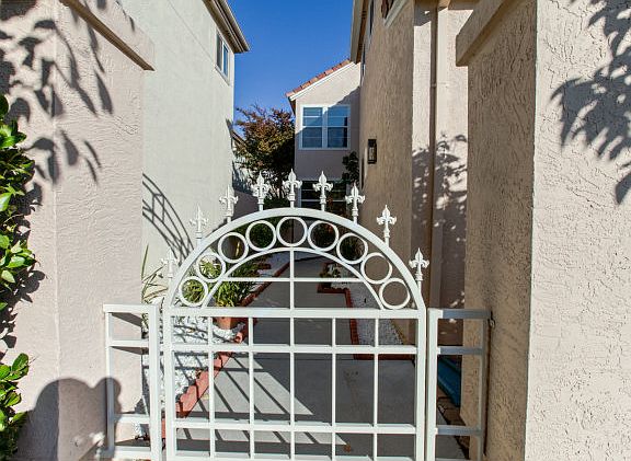 Nice private street