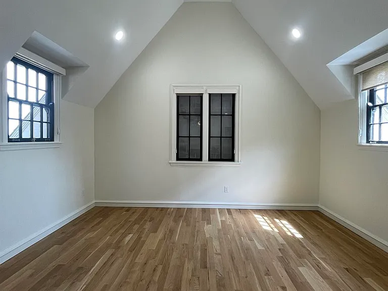 1005 Madison Ave — Photo 23
