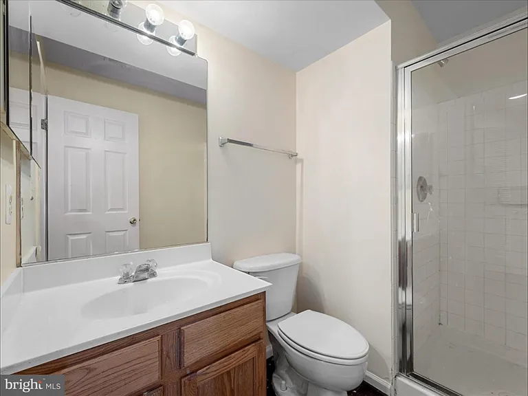 303 Pendleton Ln — Photo 26